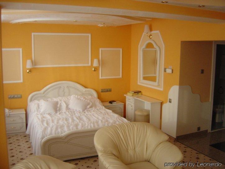 Hotel Carpati Baia Mare Zimmer foto